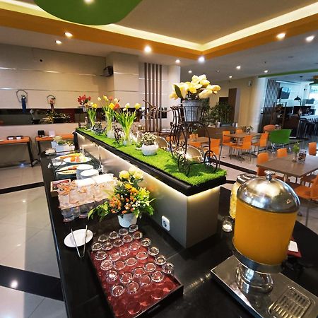 Halogen Hotel Airport Surabaya Sidoarjo Exterior foto